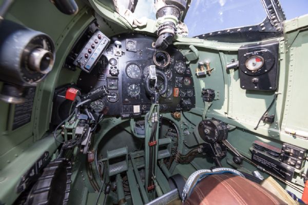 Spitfire_cockpit.jpg