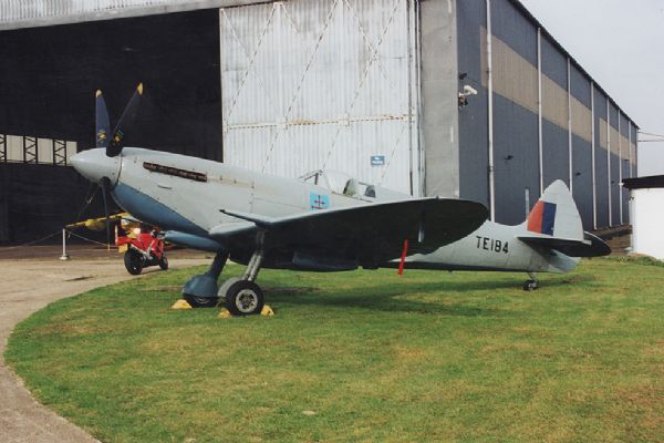 spitfire_te184_faf.jpg