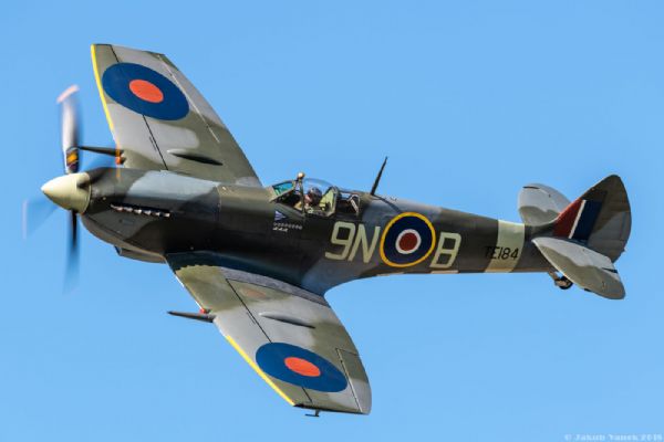 Spitfire_TE184_9NB_1.jpg