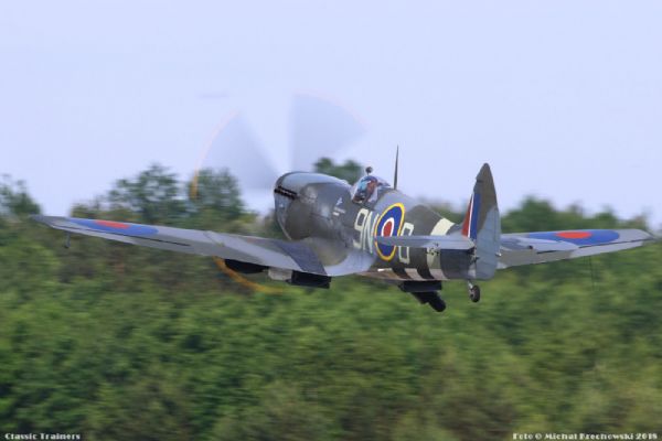 Víkend s vůní spáleného benzínu