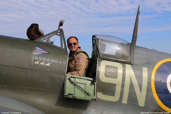 Nový pilot Spitfiru! 