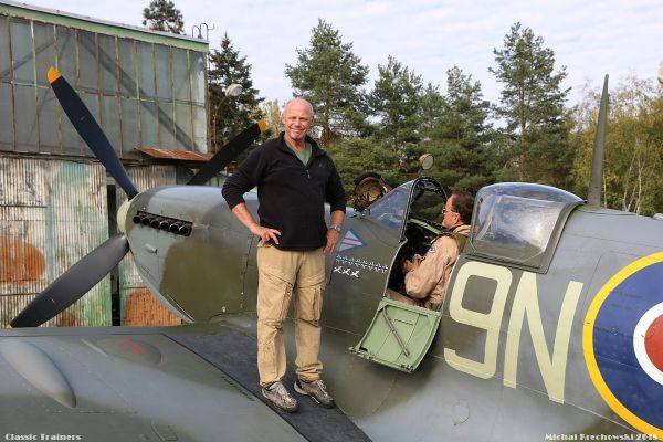 Nový pilot Spitfiru! 